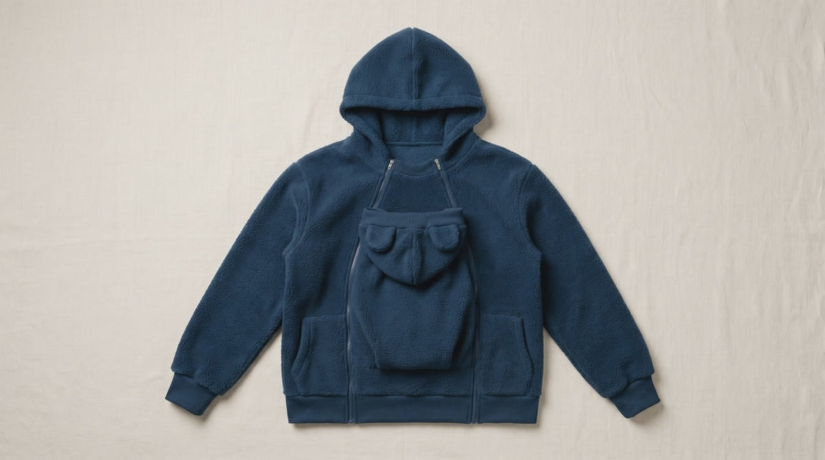 Sweat à capuche porte-bébé en matière polaire tout-doux avec poche kangourou intégrée Snug & Mue